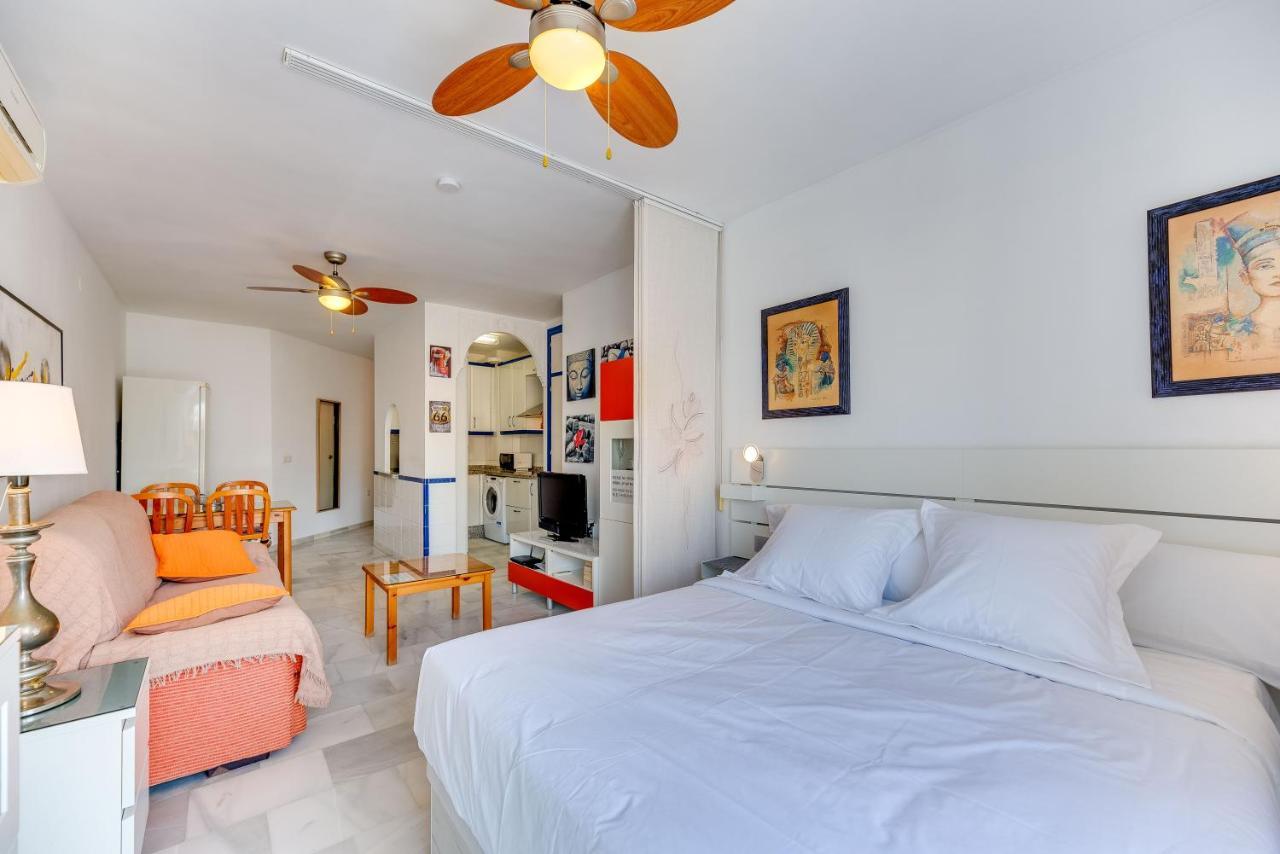 Homeforguest Bright Studio In La Carihuela Near The Beach Torremolinos Esterno foto